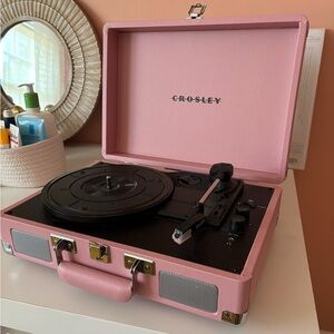 CROSLEY record player in bubblegum PINK